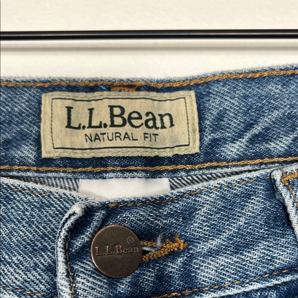 L.L. Bean Men's Straight Blue Jeans - Picture 3 of 9